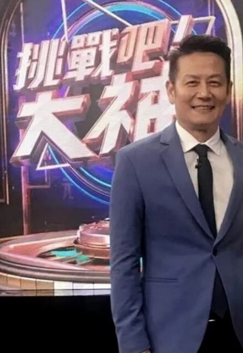 单男废吊不太行绿帽老公大方献妻 - 皮皮虾